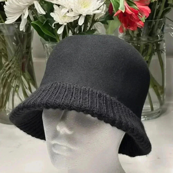Black Wool Hat EUC by Tarnish Made in Italy - Picture 1 of 7